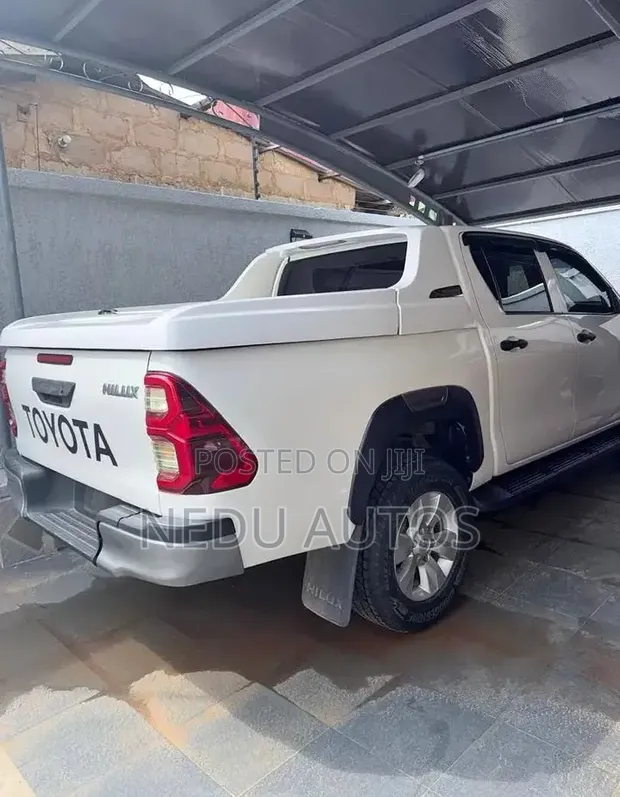 2021 Toyota Hilux White - 1