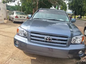 Toyota Highlander 2005 Shuɗi