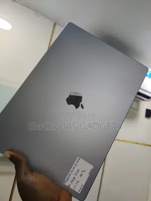 Apple MacBook Pro 2023 M2 Pro 32GB RAM 2TB SSD 16-inch