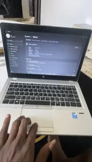 HP 14-dq1025cl Laptop: 12GB RAM, Intel Core i7, 256GB SSHD