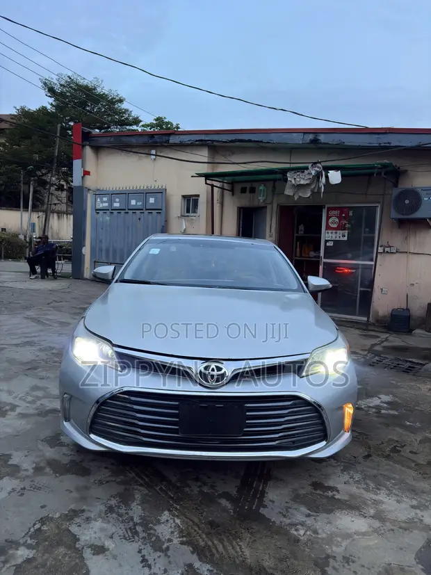 2014 Toyota Avalon Limited Sedan - 1