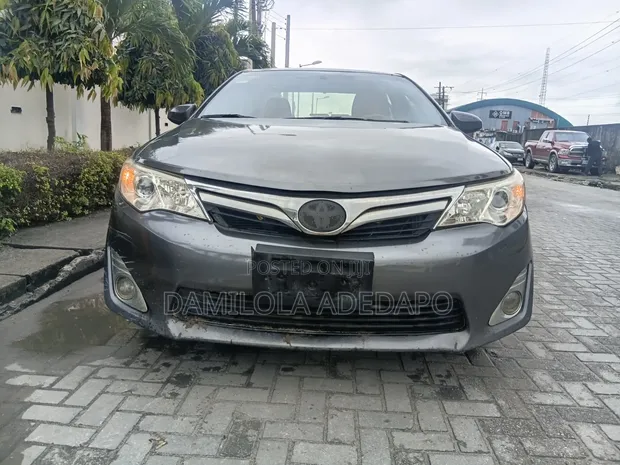 Toyota Camry 2012 Gray - 1
