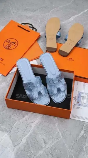 Hermes Brown Leather Slippers - Mata masu Girman 42