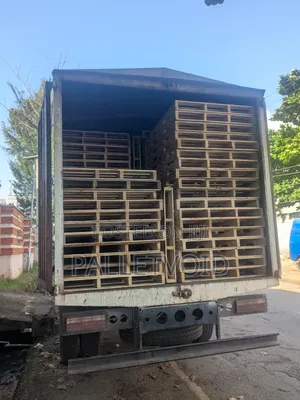 Brand New Wooden Pallets for Goods Storage