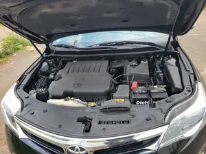 2014 Toyota Avalon XLE Sedan - Babu Hatsari