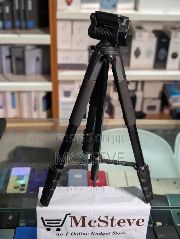 Universal Tripod Stand for Digital Camera & Smartphone - 1