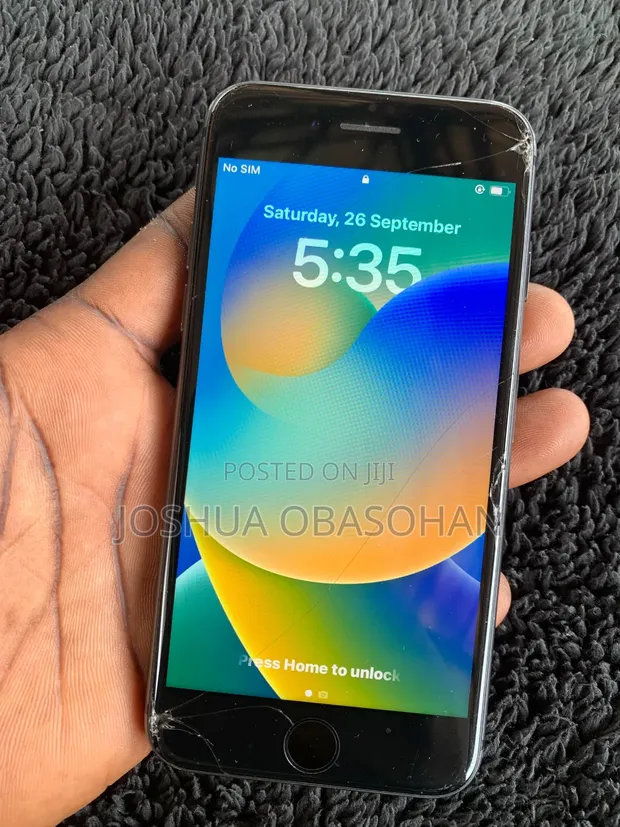 Apple iPhone 8 64GB Black (Used) - 1