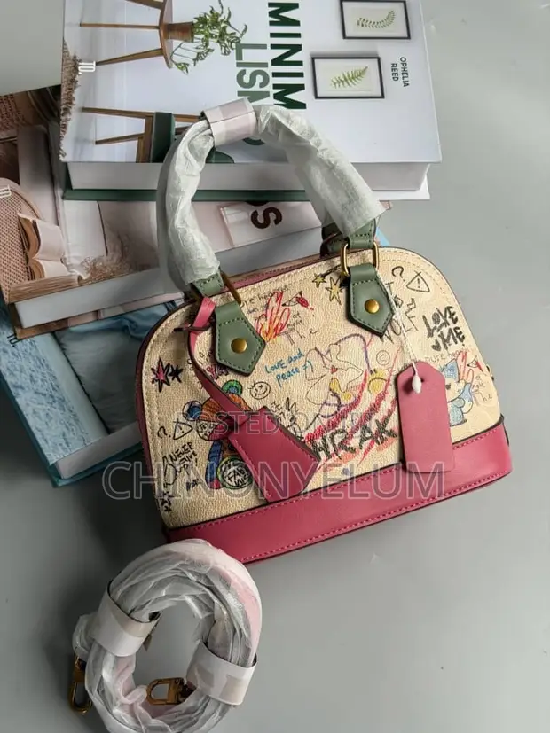Stylish Gucci Graffiti Print Ladies Handbag - 1
