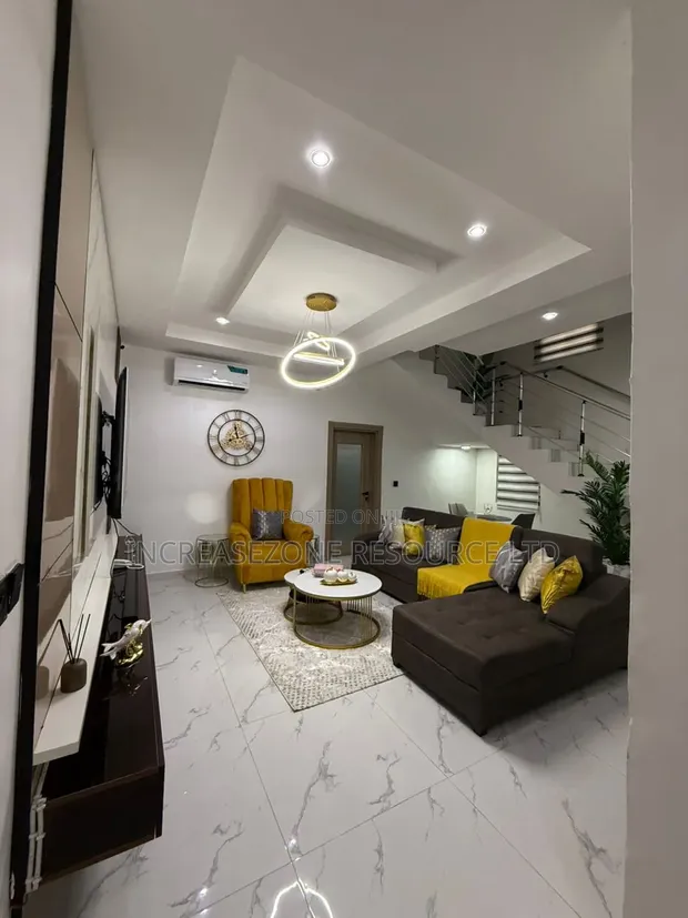 Gidan haya na kwana 4 a Opebi, Ikeja - 1
