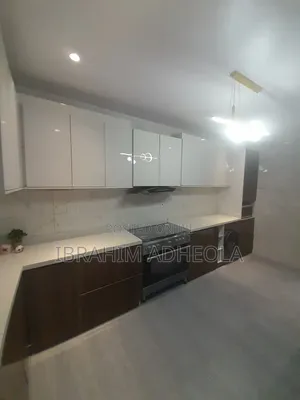 4 Bedroom Maisonette da Dakin Baili a Yaba, Onike