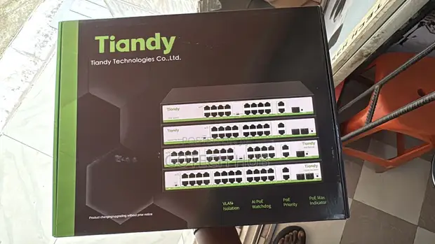 Tiandy 24-Port Gigabit PoE Switch TC-P3S028 - 1