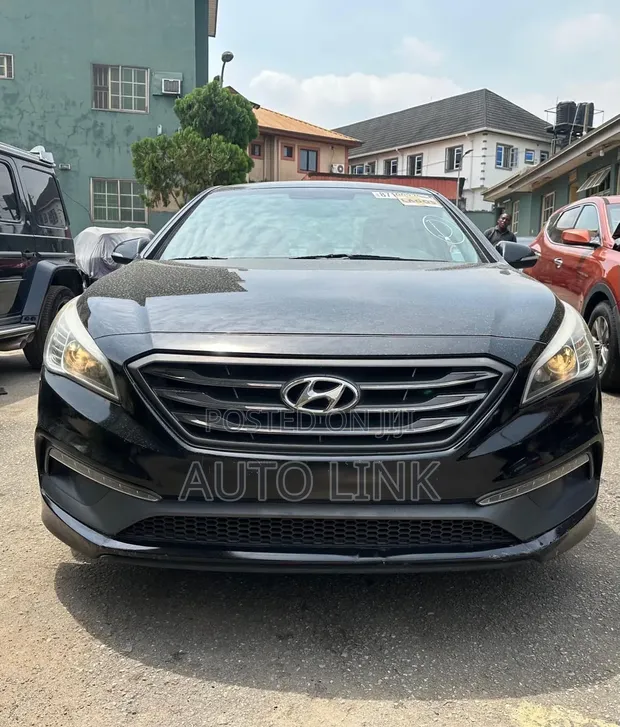 Hyundai Elantra 2015 Black - 1