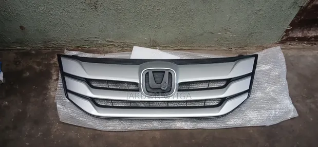 Honda Crosstour 2013 Front Grill - 1