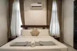 Colorful 1-Bedroom Apartment with PS5 in Ologolo - 4