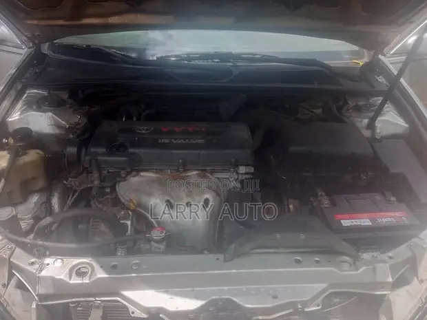 Toyota Camry 2005 Silver - 1