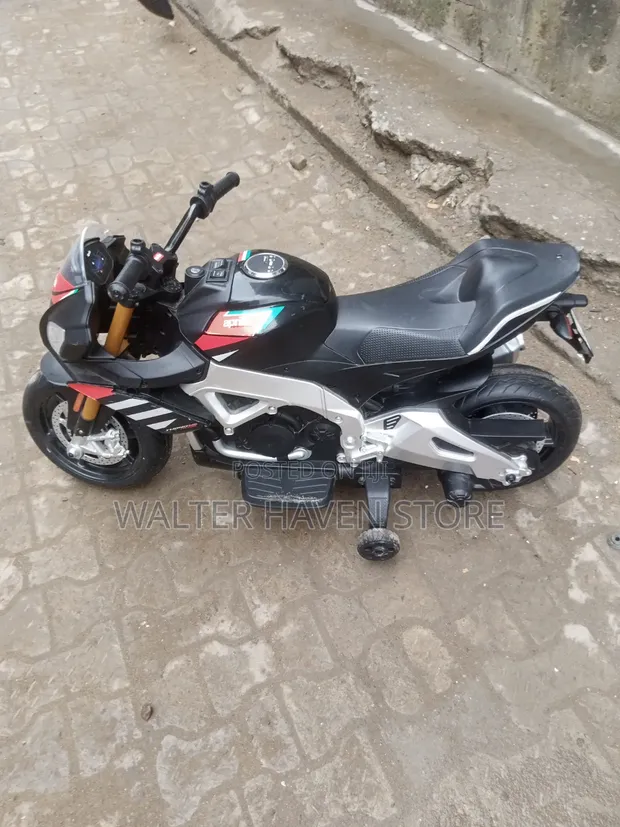 Dankalin Lantarki na Yara na Aprilia - 1