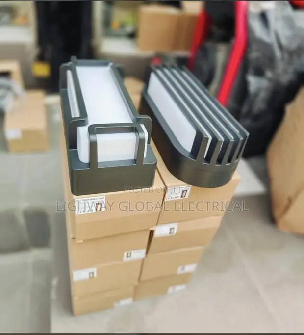 Modern Cast Outdoor Light - IP67 Rated - 1