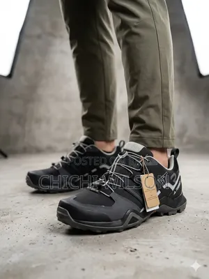 Gaskiyar Adidas Terrex Swift R2 GTX Takalma ta UK