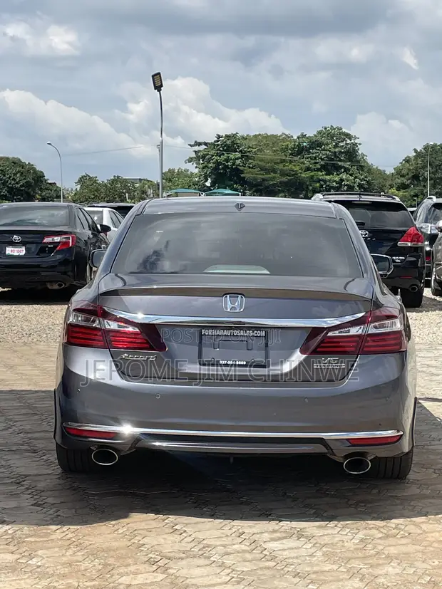2017 Honda Accord Touring V6 - Kai tsaye daga Belgium - 1