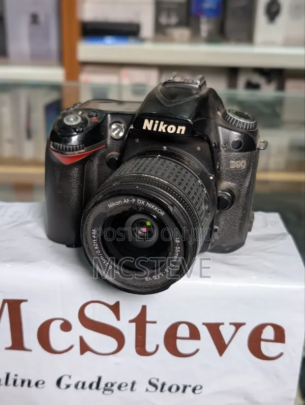 Used Nikon D90 DSLR Camera with 18-55mm Lens - 1