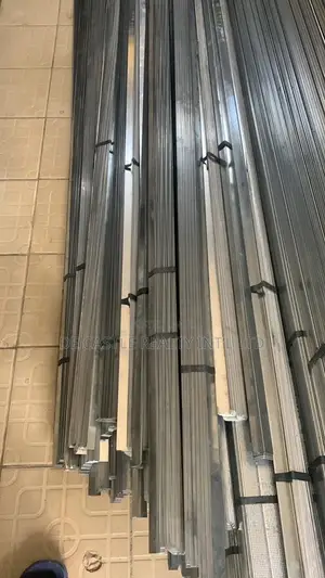 Strong Ceiling Profiles for Flat Ceilings