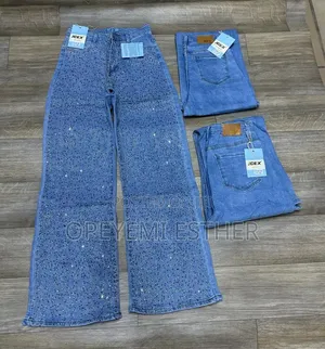 Wandojin Jeans masu Girma na Mata na Louis Vuitton