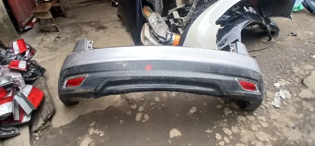 Cikakken Baya Bumper na Acura MDX 2016 - 1