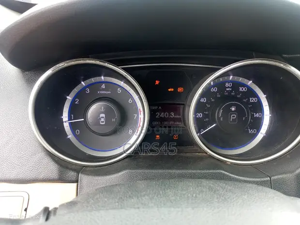 Hyundai Sonata 2011 Gray - 1