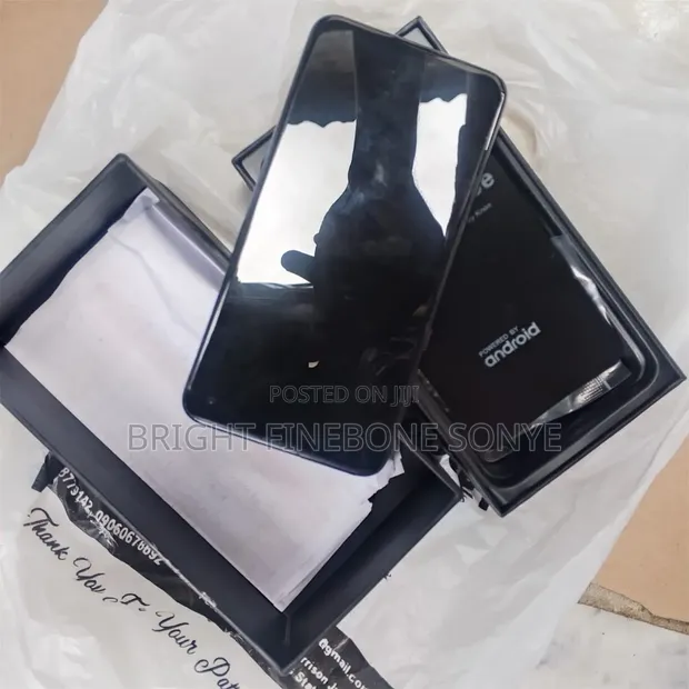 Samsung Galaxy S10e 128GB Black (Used) - 1