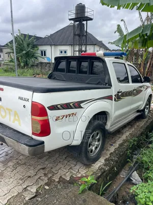 Toyota Hilux 2014 Fari