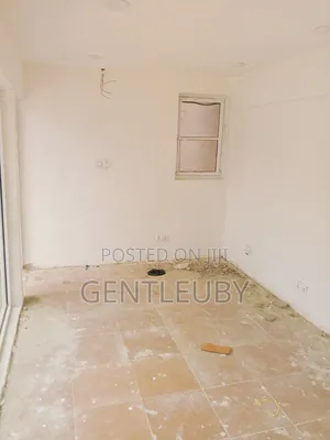 Wurin Waje Mai Girman 18 SQM Don Hayarwa, Lekki Phase 1