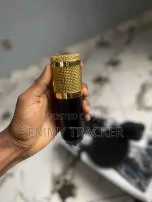 BM 800 Condenser Microphone tare da V8 Sound Card