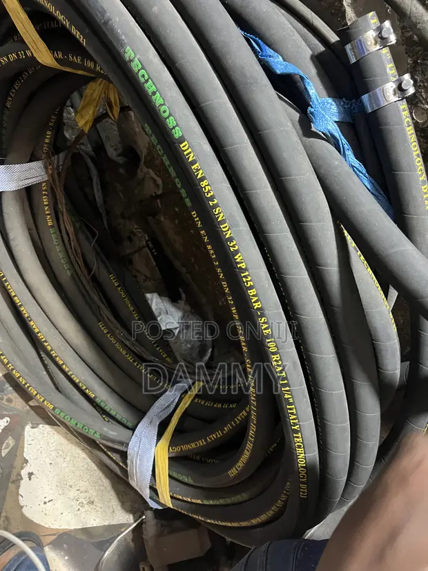High-Pressure Industrial Hydraulic Hose - 1