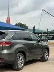 2017 Toyota Highlander XLE 4x4 V6 SUV - Green - 3