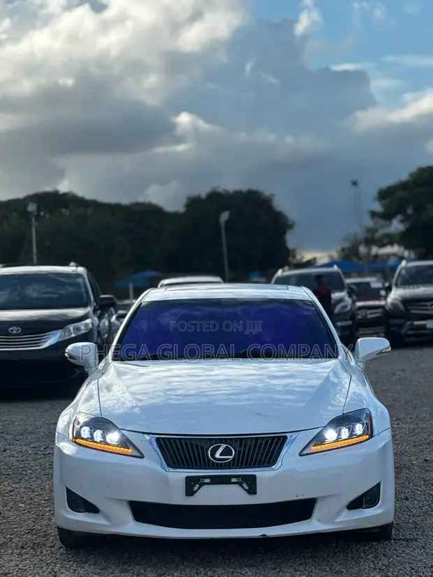 Lexus IS 250 2010 White - 1