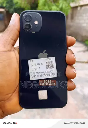 Apple iPhone 12 64GB Black