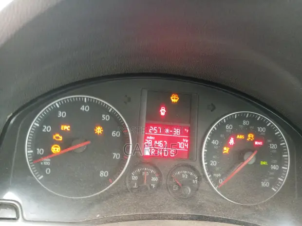Volkswagen Jetta 2006 Silver - 1