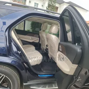 Mercedes-Benz GLE 350 2022 Blue