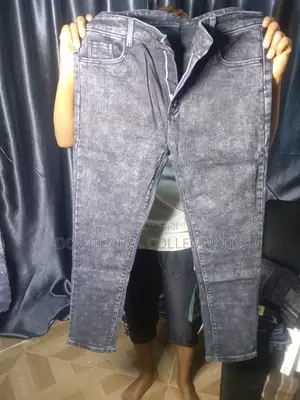 Quality Plain Jeans - Durable Fabric, Comfortable Fit