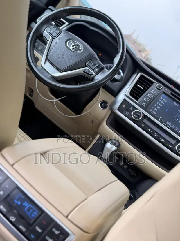 2018 Toyota Highlander Limited Platinum 4x4 V6 SUV - 1