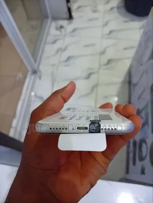 Apple iPhone 11 64GB White