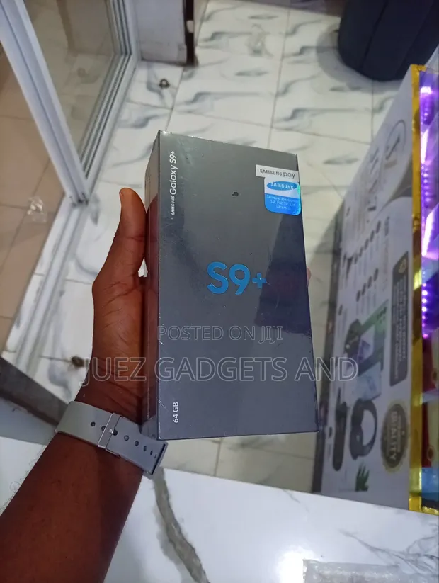 New Samsung Galaxy S9 Plus 128GB Black - 1