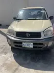 Toyota RAV4 2004 Zinariya - 1