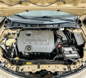 2013 Toyota Corolla LE Zinare - An Samu Daga Ƙasashen Waje