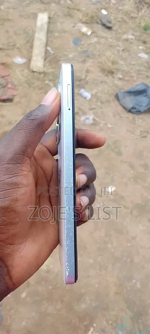 Tecno Spark 20 128GB Blue