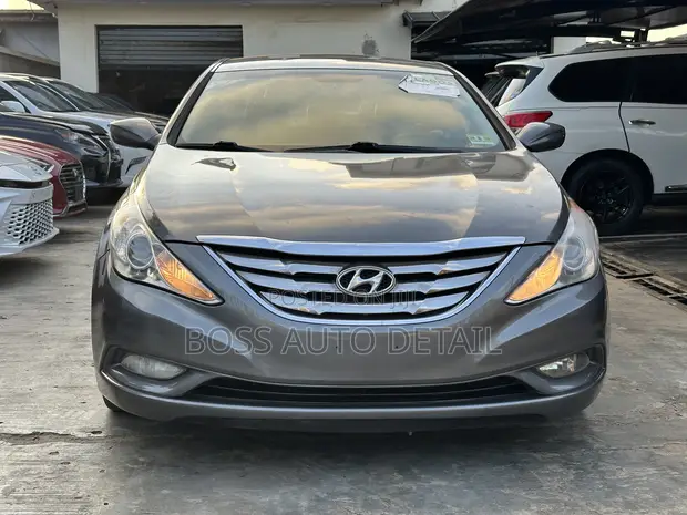 2013 Hyundai Sonata SE 2.0T Sedan - Gray - 1