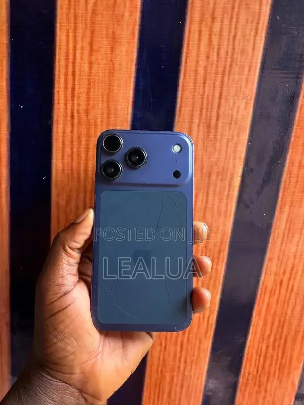 Apple iPhone XR 128GB Blue - 1
