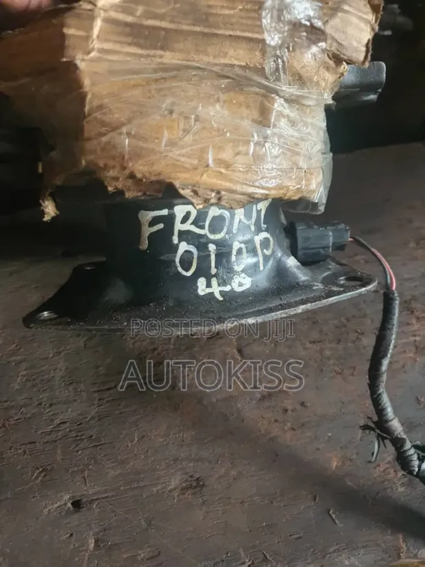 Honda Pilot 2009-2013 Front Engine Seat (Used) - 1