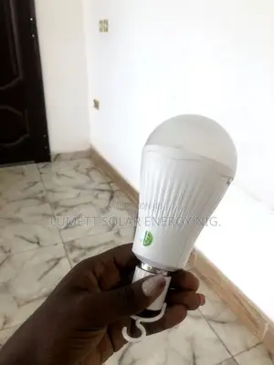 DP 9W Rechargeable LED Backup Bulb