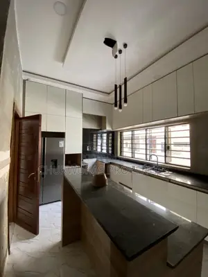 5 Bedroom Duplex for Sale in Crystal Court Estate, Enugu